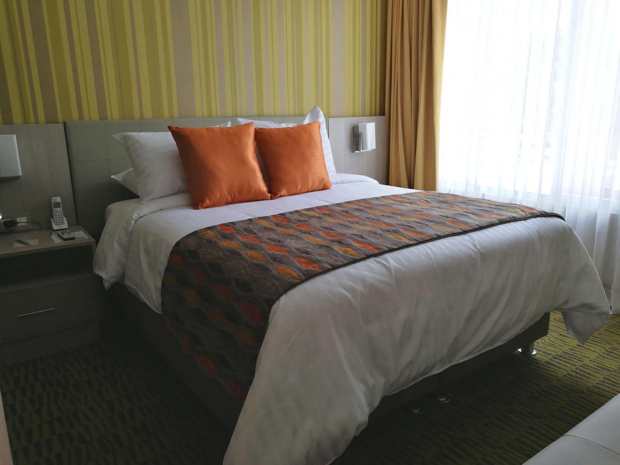 Apartamentos Plaza Suites