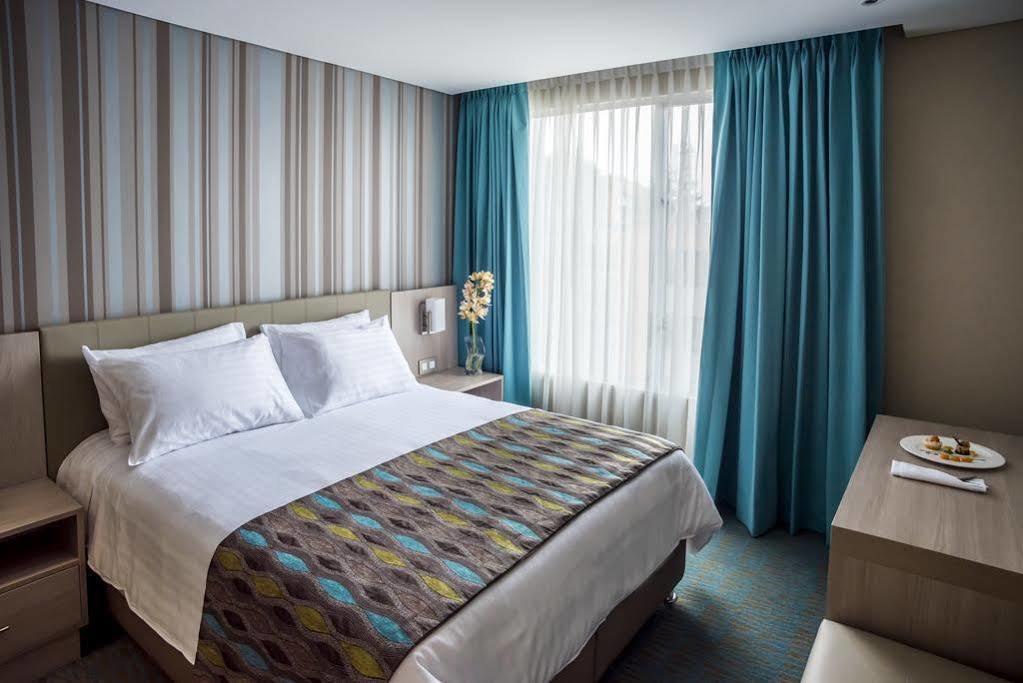 Apartamentos Plaza Suites 4*