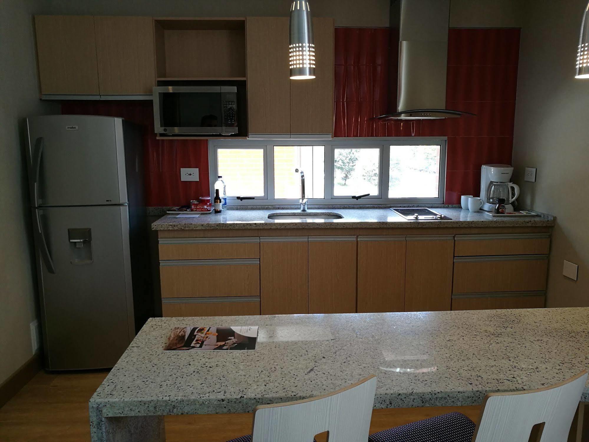 Apartahotel Apartamentos Plaza Suites 4*