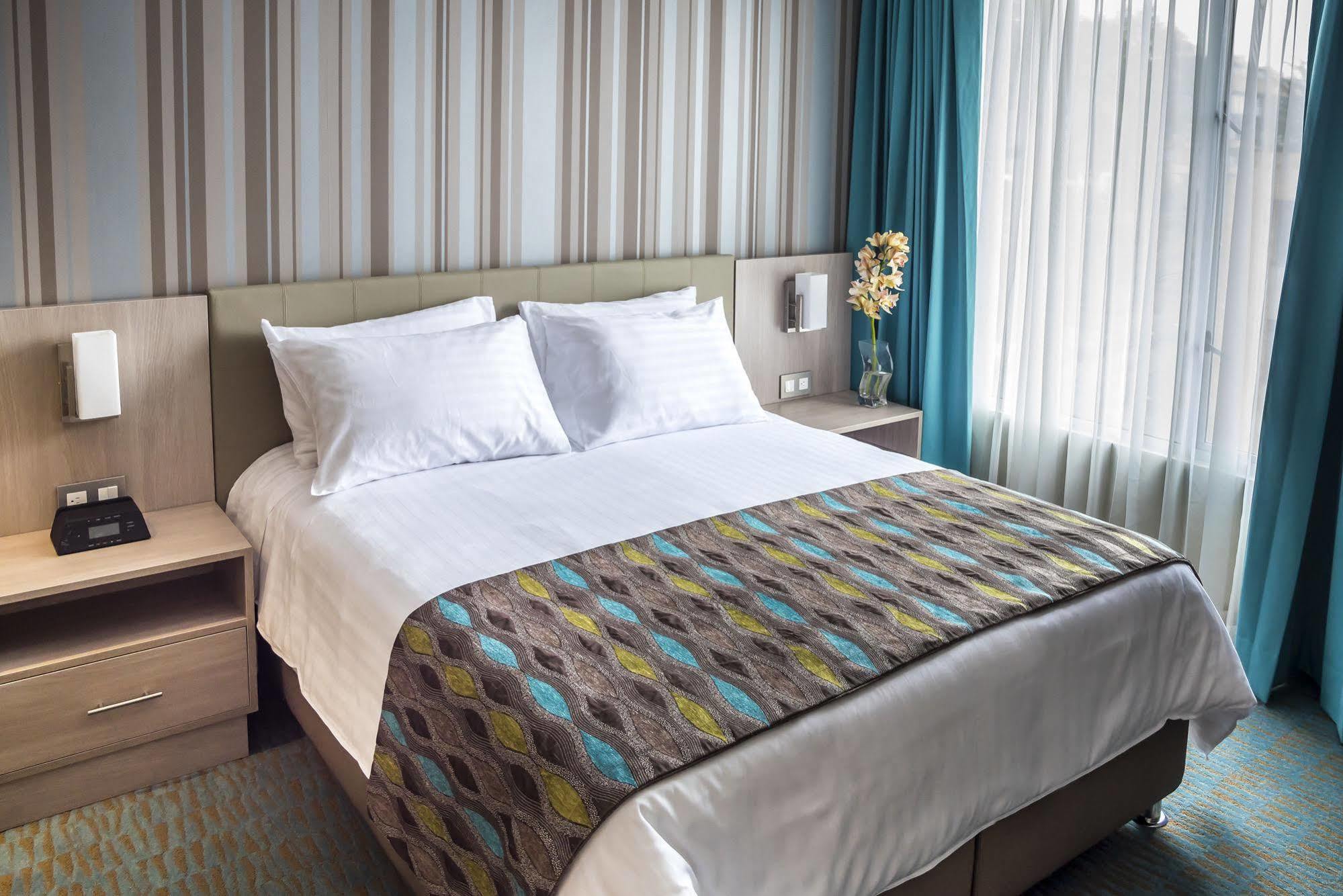 Apartamentos Plaza Suites