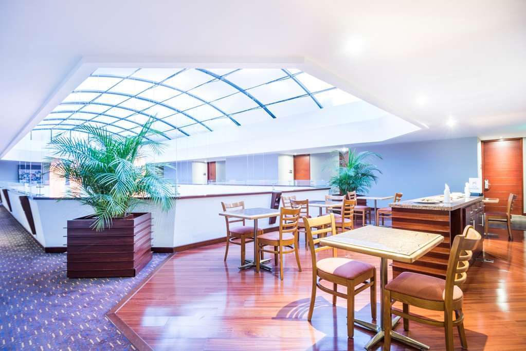 Cosmos 100 Executive Hotel