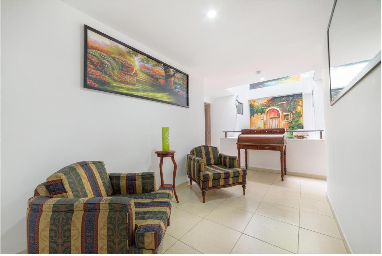 Hotel Ayenda 1027 Feria Real 2*