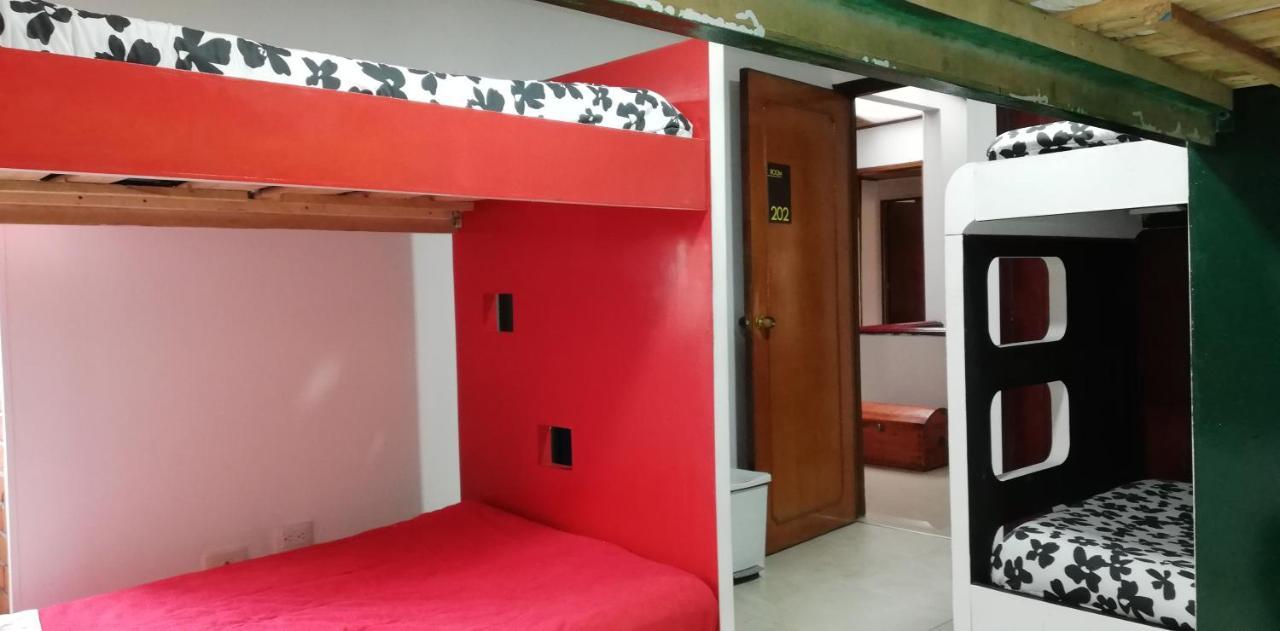 Violeta Park Hostel *