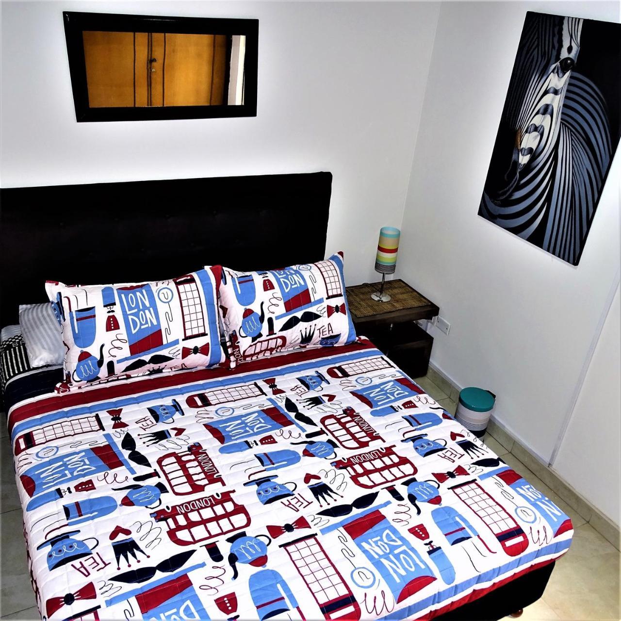 Violeta Park Hostel *