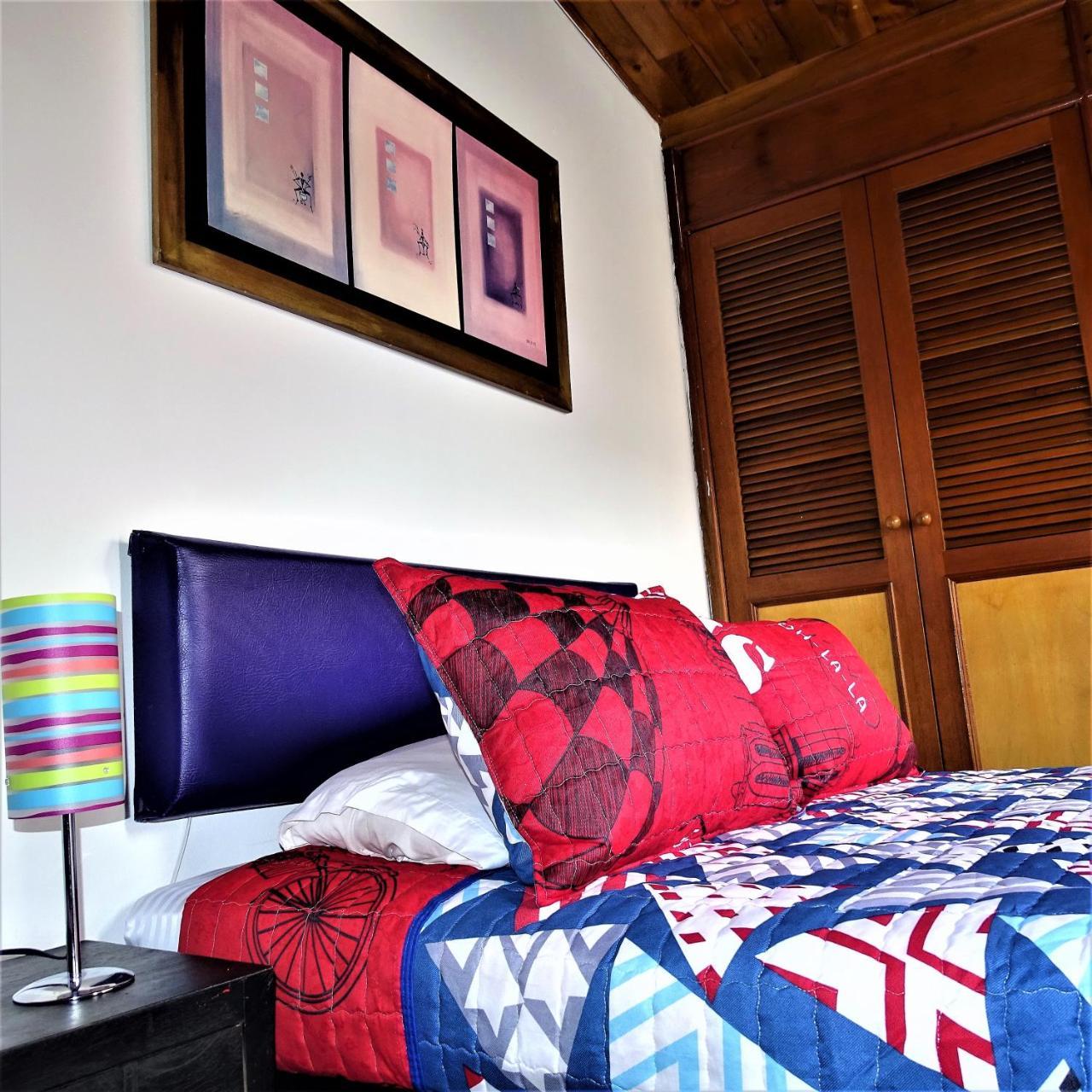 Violeta Park Hostel Bogota