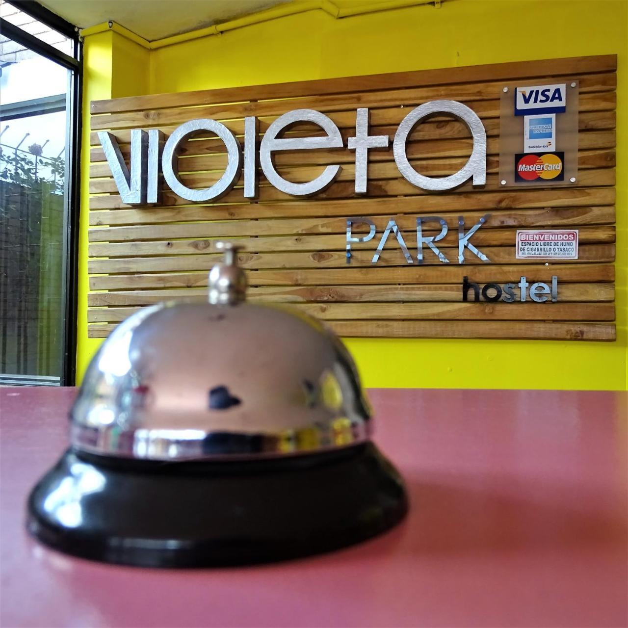 Violeta Park Hostel *