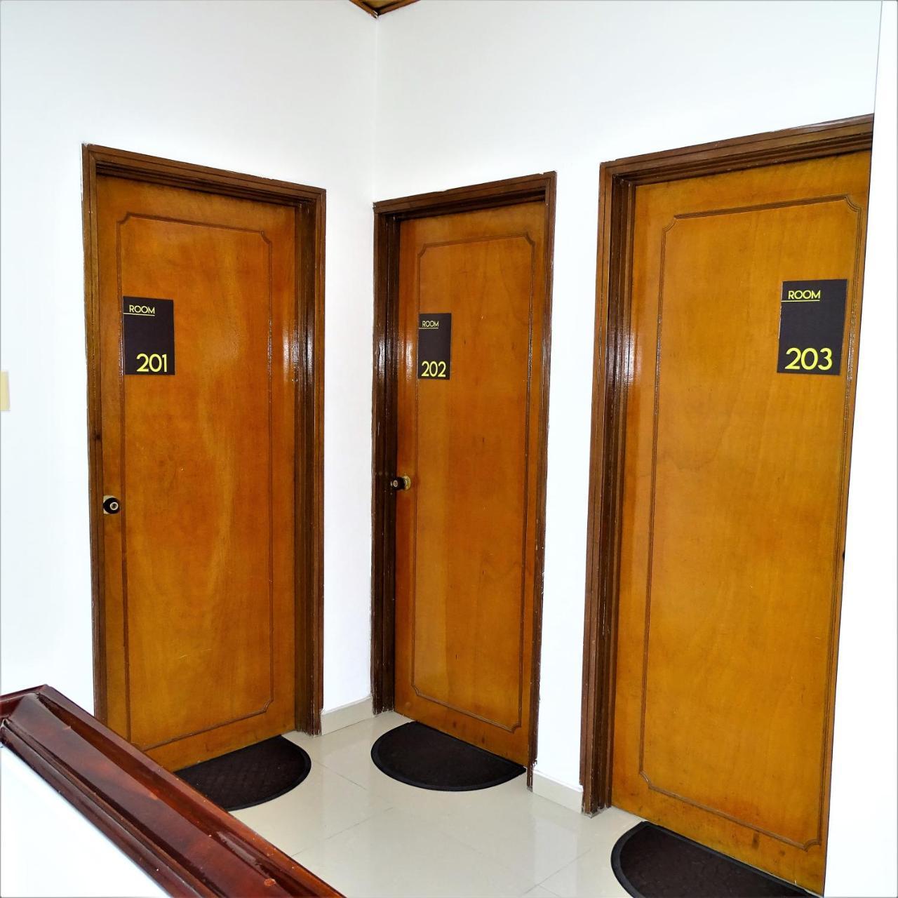 Violeta Park Hostel *