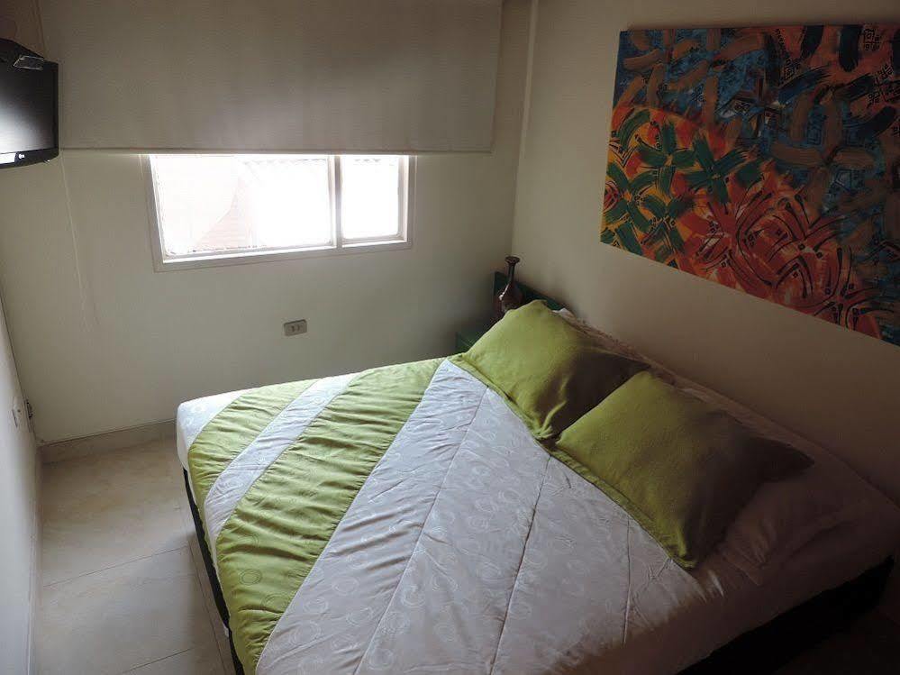Violeta Park Hostel