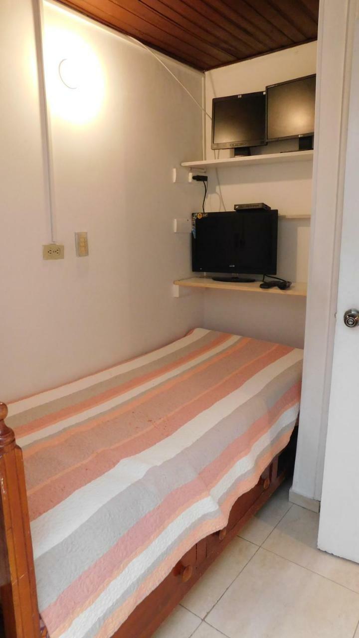 Bed & Breakfast Familiar La Alborada Bogota