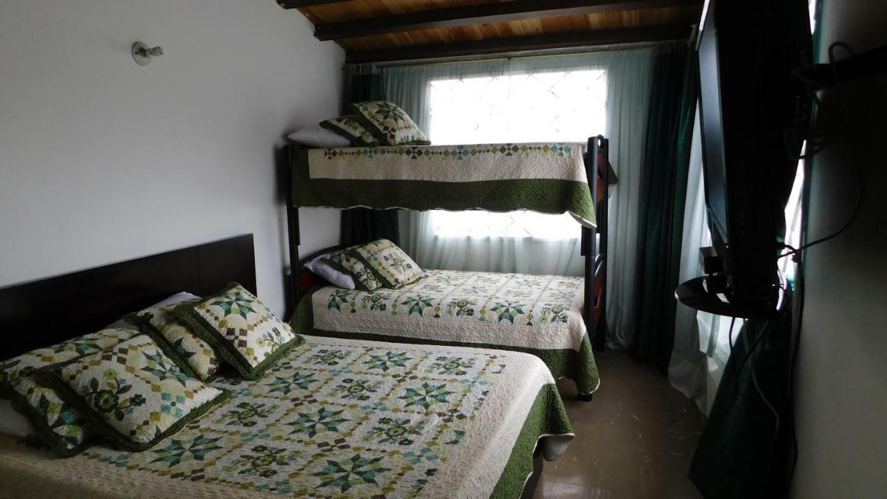 Familiar La Alborada Bed & Breakfast Bogota