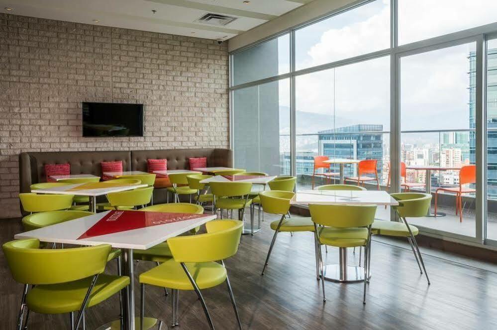 Hampton By Hilton Airport