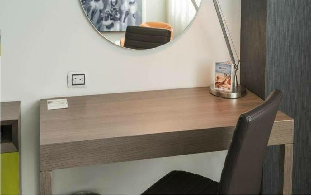 Hampton By Hilton Airport 4*