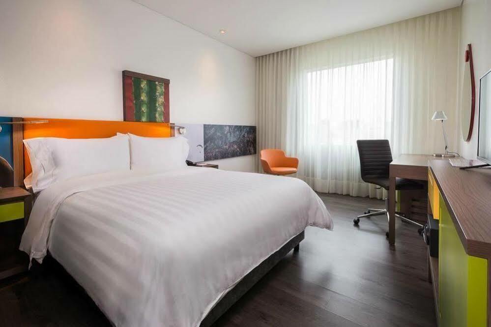 Hampton By Hilton Airport Hotel 4*