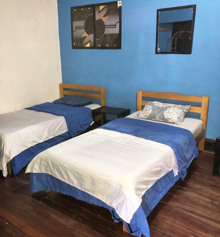 Hostel Casa Reina *