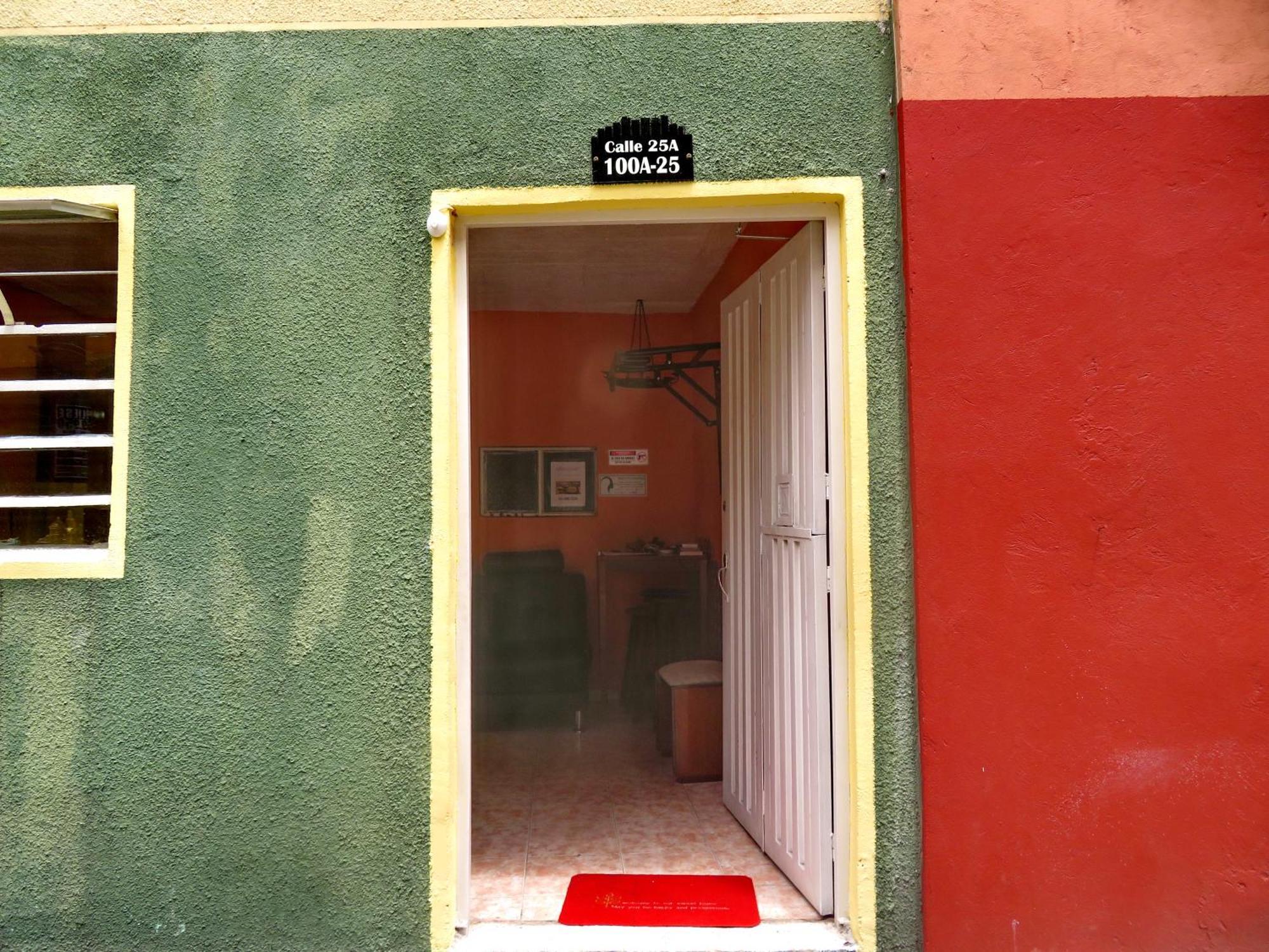 Hostel Okar - Airport Bogota