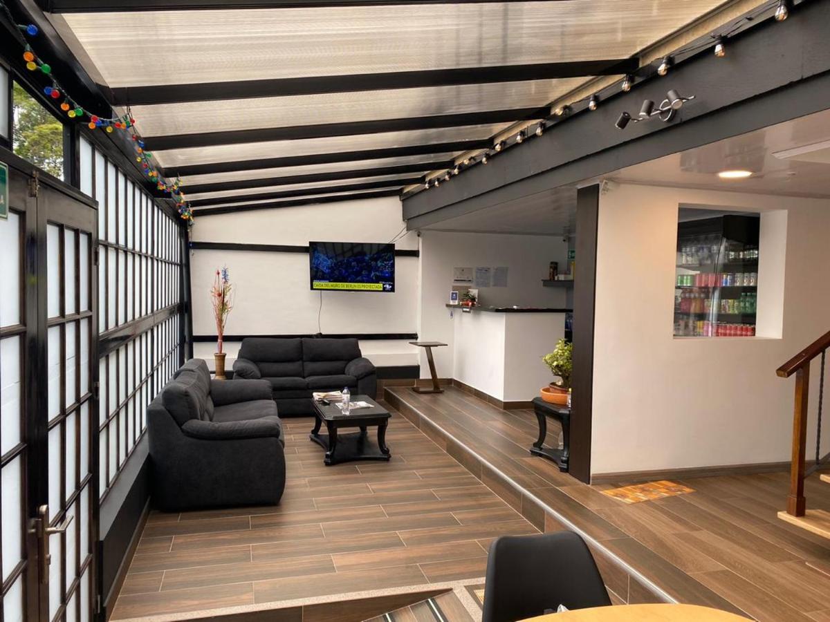 Petite Paris Hotel