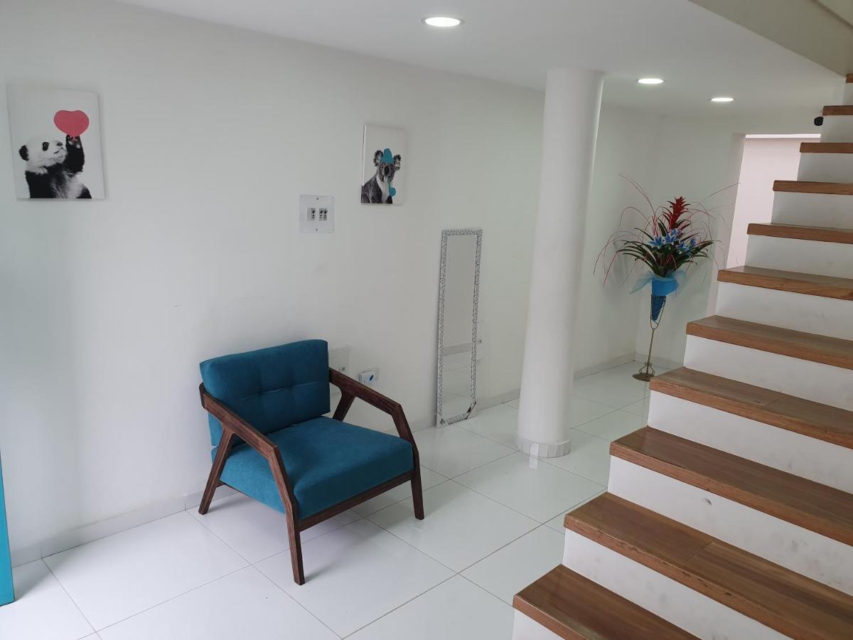 Homy #5 - Corferias, Embassy, Airport, G12, Un, Agora Apartment *