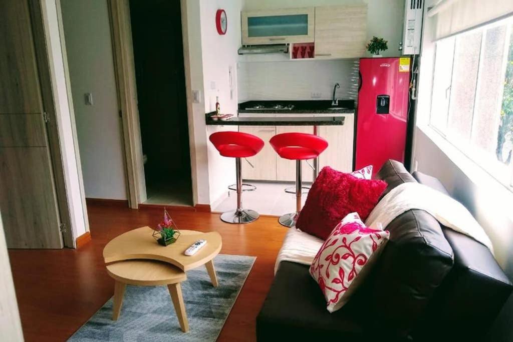 Homy #5 - Corferias, Embassy, Airport, G12, Un, Agora Apartment *