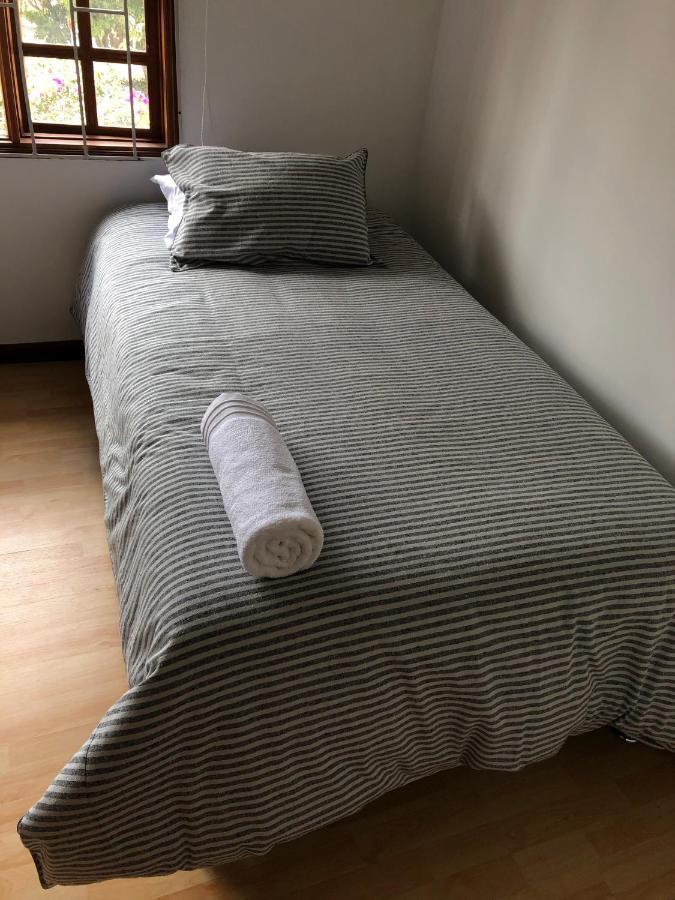 Casa Amarilla Hostel *
