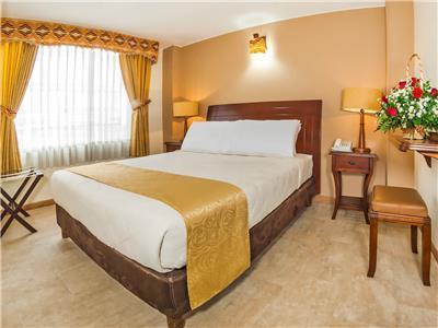 Hotel Gran Marquez, Y