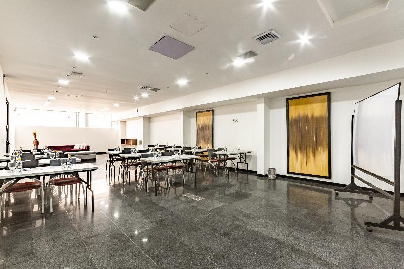 Tryp By Wyndham Usaquen Hotel