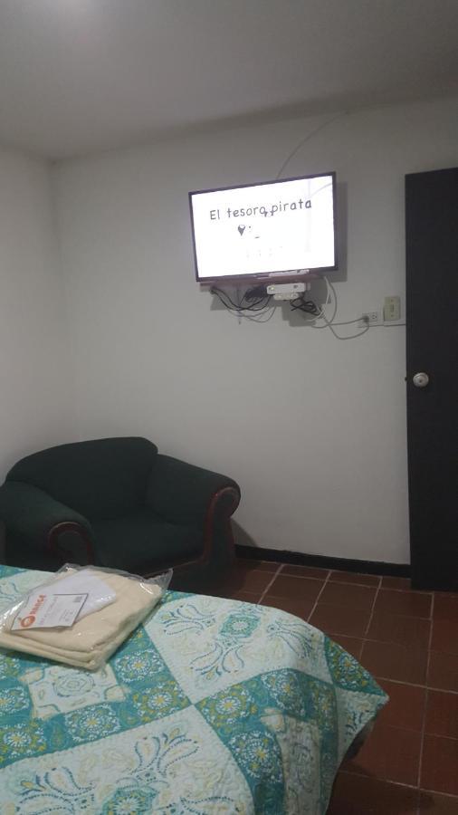 Cerca Al Club Militar Embajada Americana, Corferias 502 Apartamento