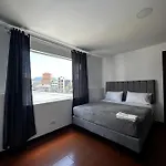 Hotel The Mirror
