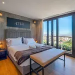 Stylish 2 Masters With Patio And View
