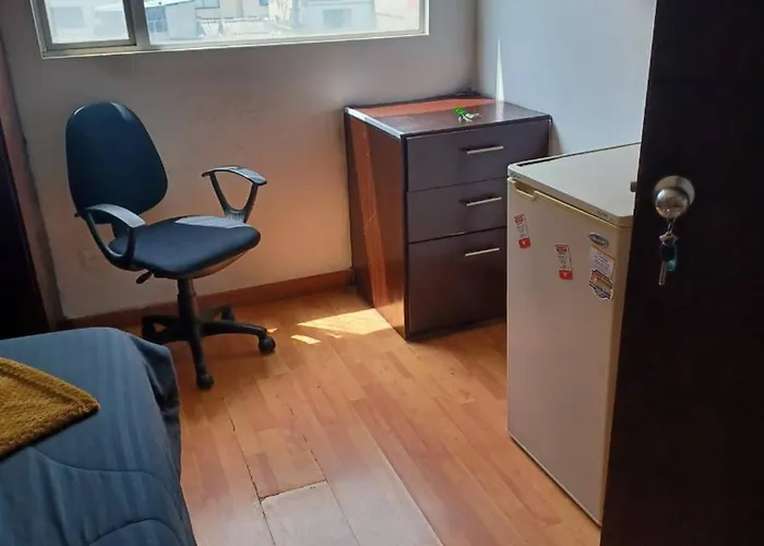 Room In Guest Room - En El Sector De Corferias