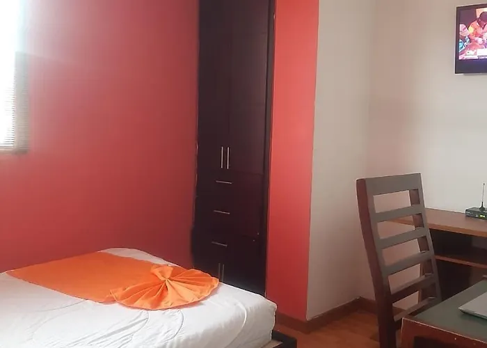 Sector De Corferias , Apartaestudios Y Habitaciones , A 10 Cuadras Embajada Americana , Cerca Al Can , G 12 , Universidad Nacional , Aeropuerto A 2 Cuadras Estacion Ciudad Universitaria Marque-Tresdiecisietecincoveintisieteveintiseistreintayuno
