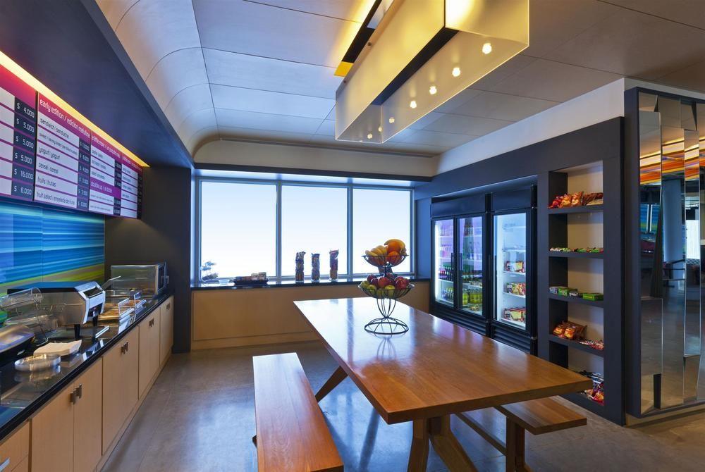 Hotel Aloft Airport 4*