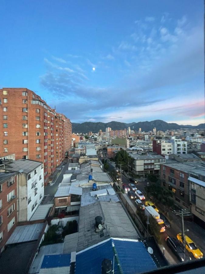 Em Corferias Embajada Americana Bogota