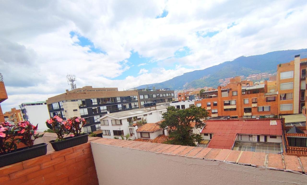 8 Amplia Bano Y Balcon Privado Unicentro Homestay Bogota