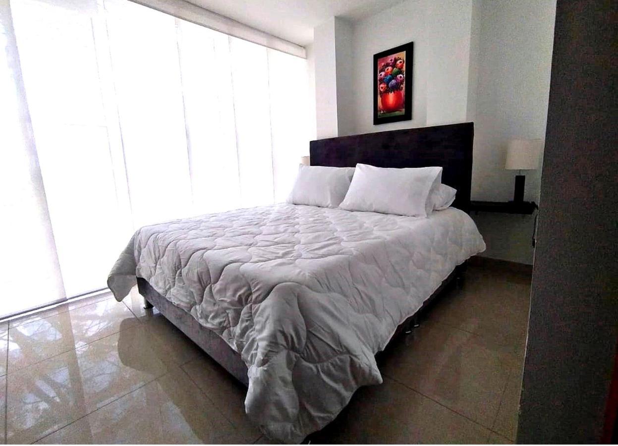 Apartasuites Aaa Modelia Bogota