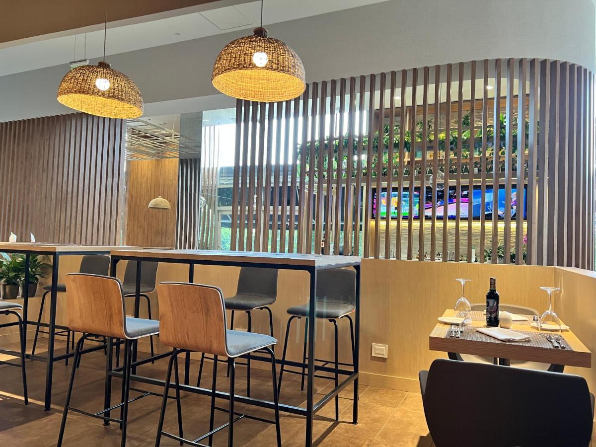 Airport By Ihg Hotel Bogota