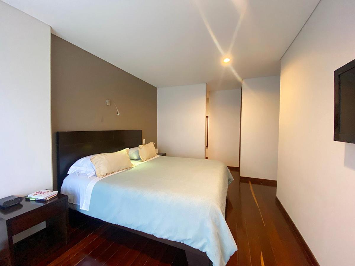 Apartasuites Bellhouse Aparthotel