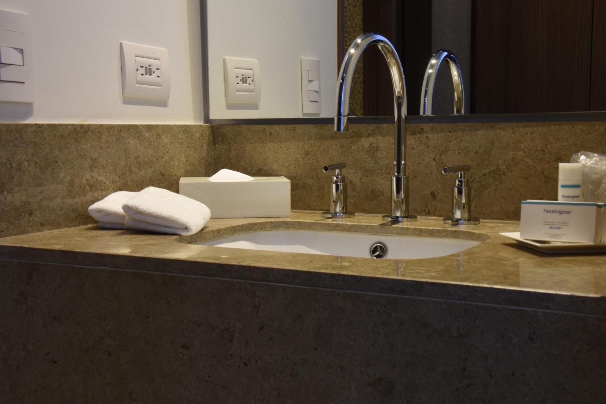 Hampton By Hilton Usaquen
