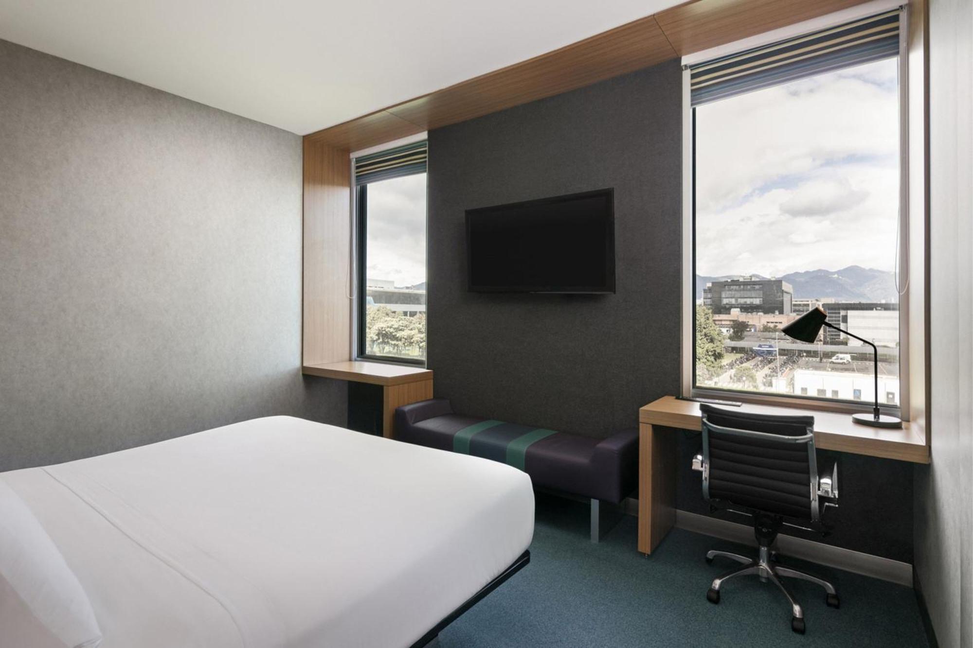 Aloft Airport Hotel