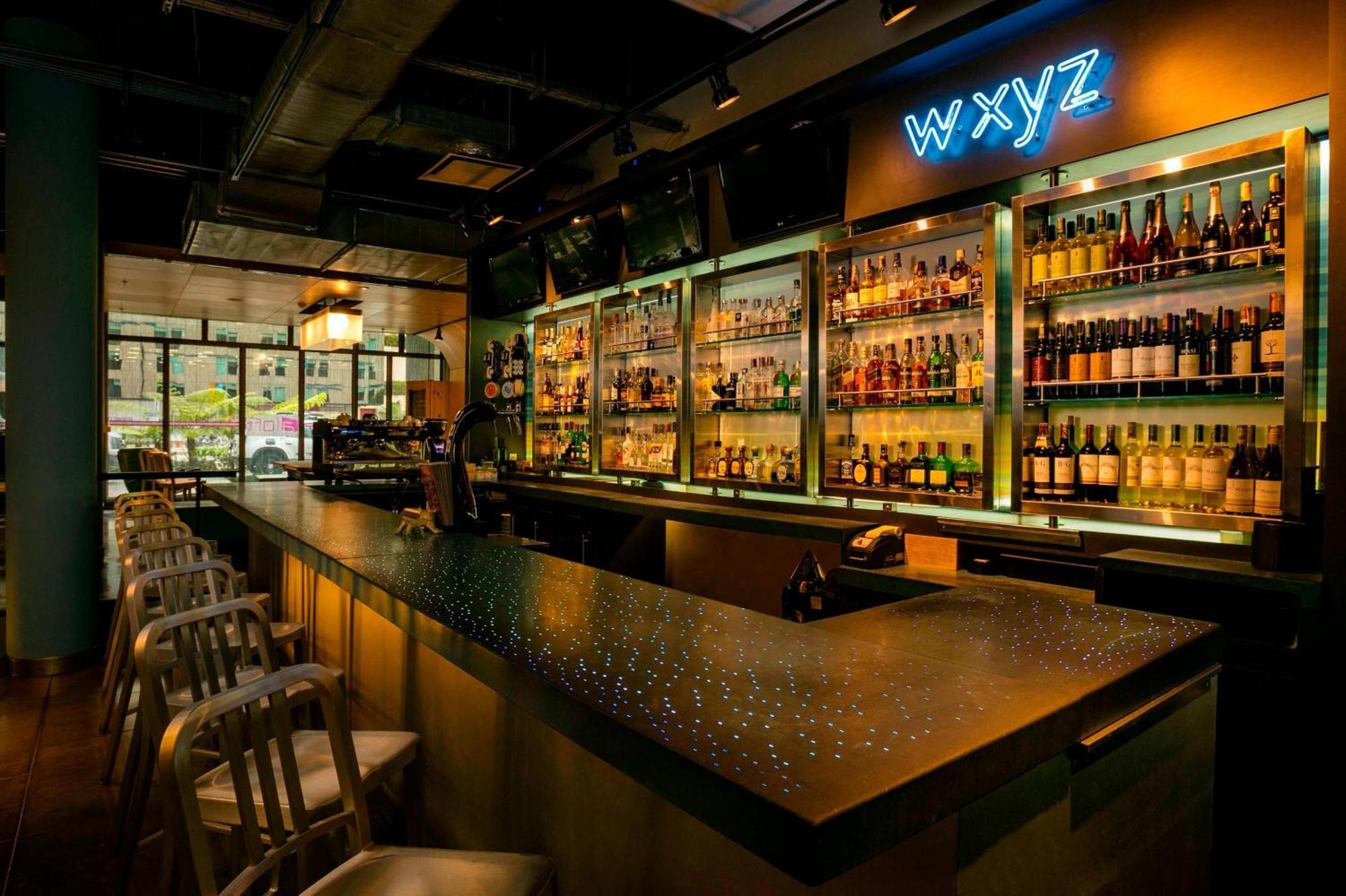 Aloft Airport Hotel