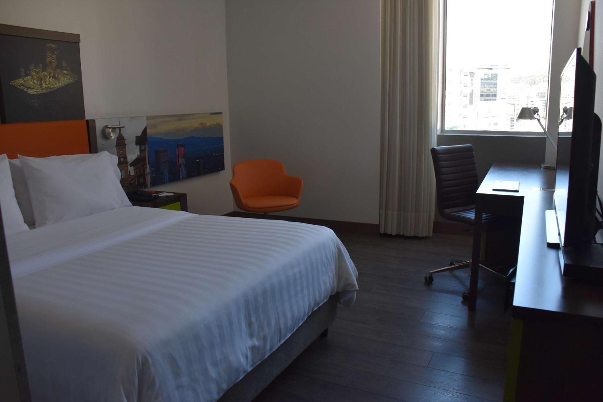 Hotel Hampton By Hilton Usaquen 4*