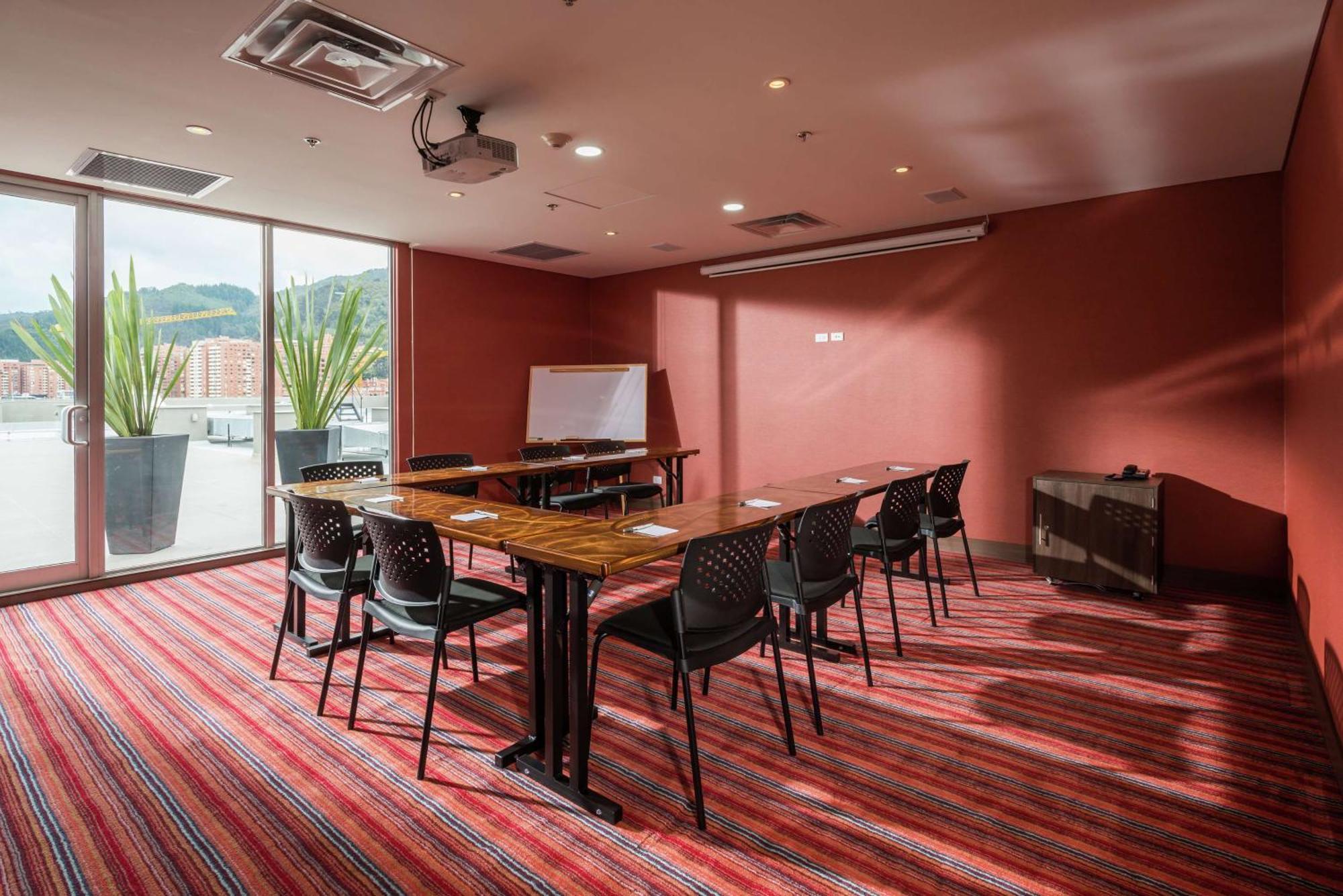 Hampton By Hilton Usaquen Hotel