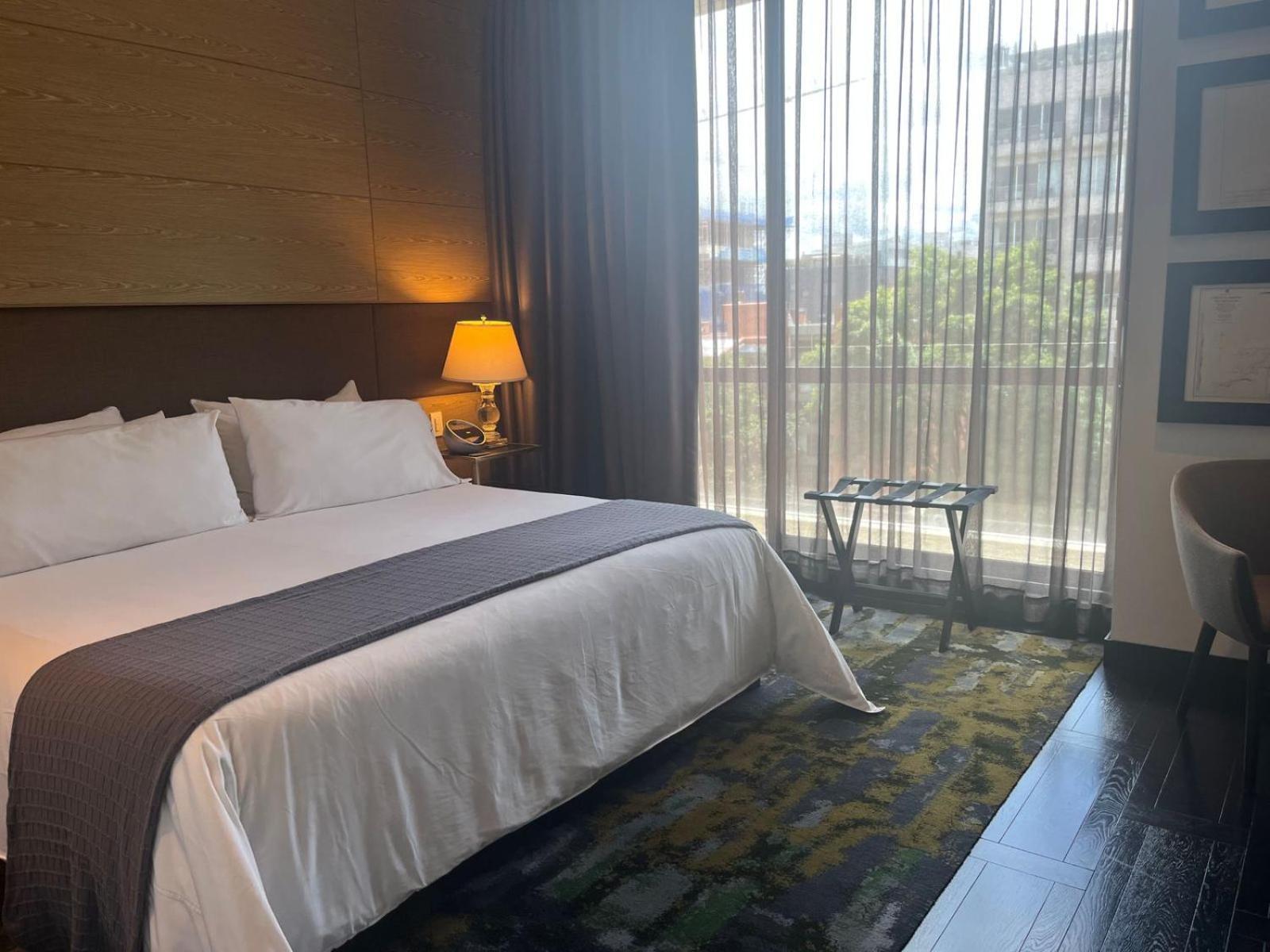 Aparthotel 8010 Urban Living- Luxury Experience 5*