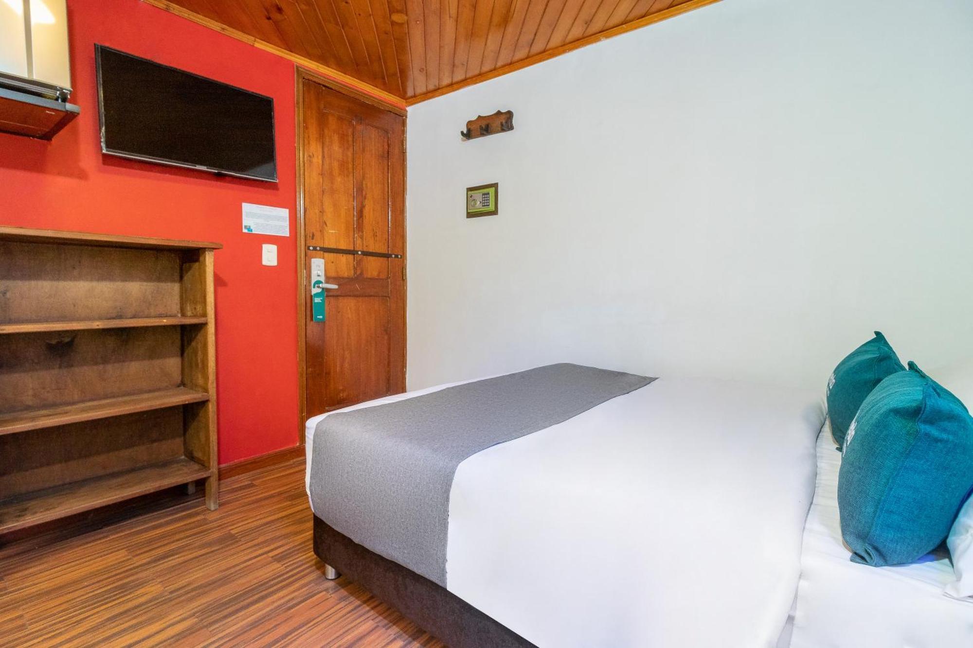 Hotel Casa Candilejas 2*