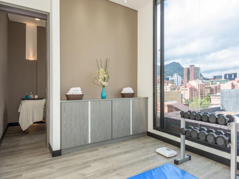 Hotel Avani Royal Zona T 4*