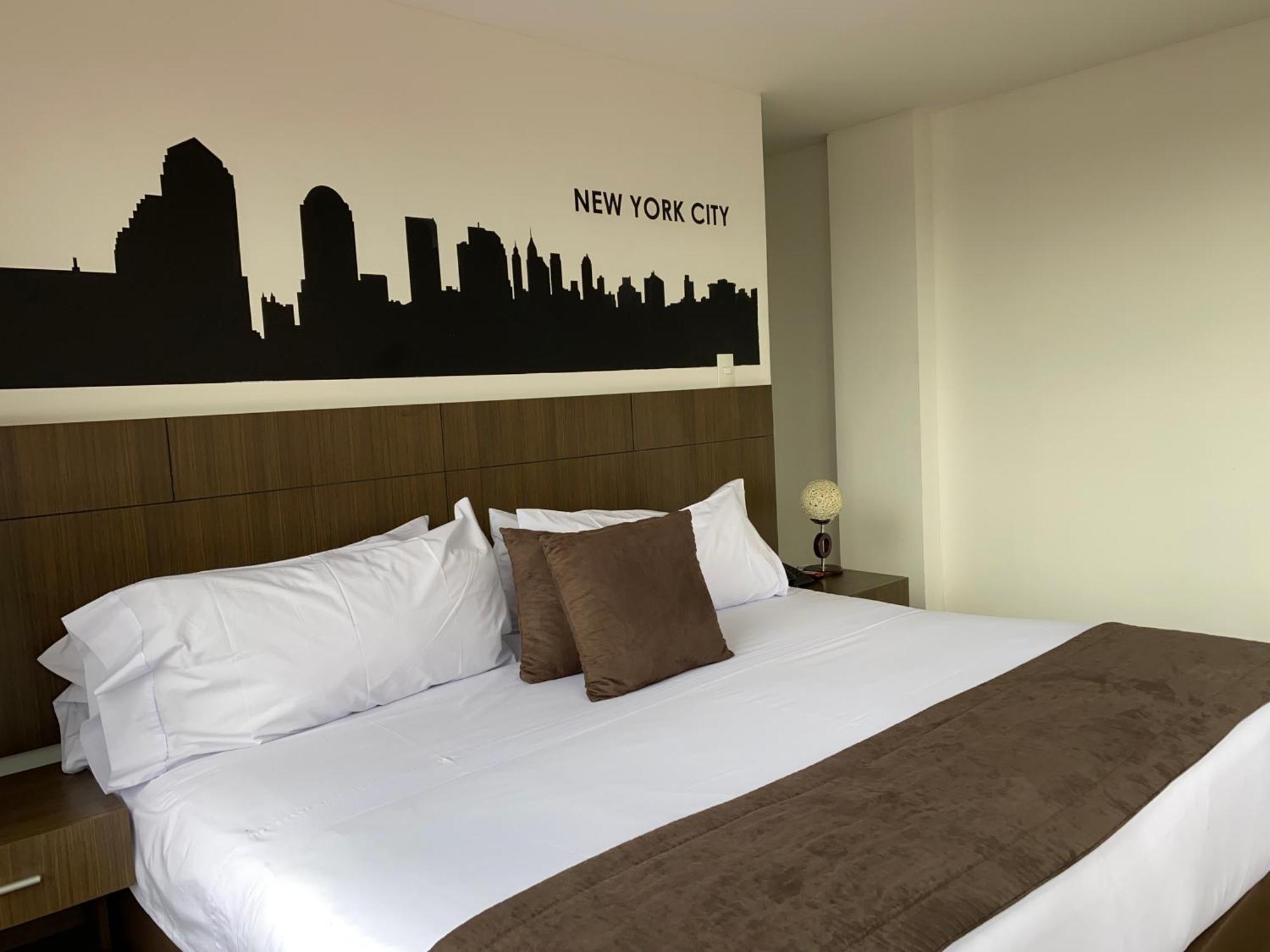 Regency La Feria Hotel