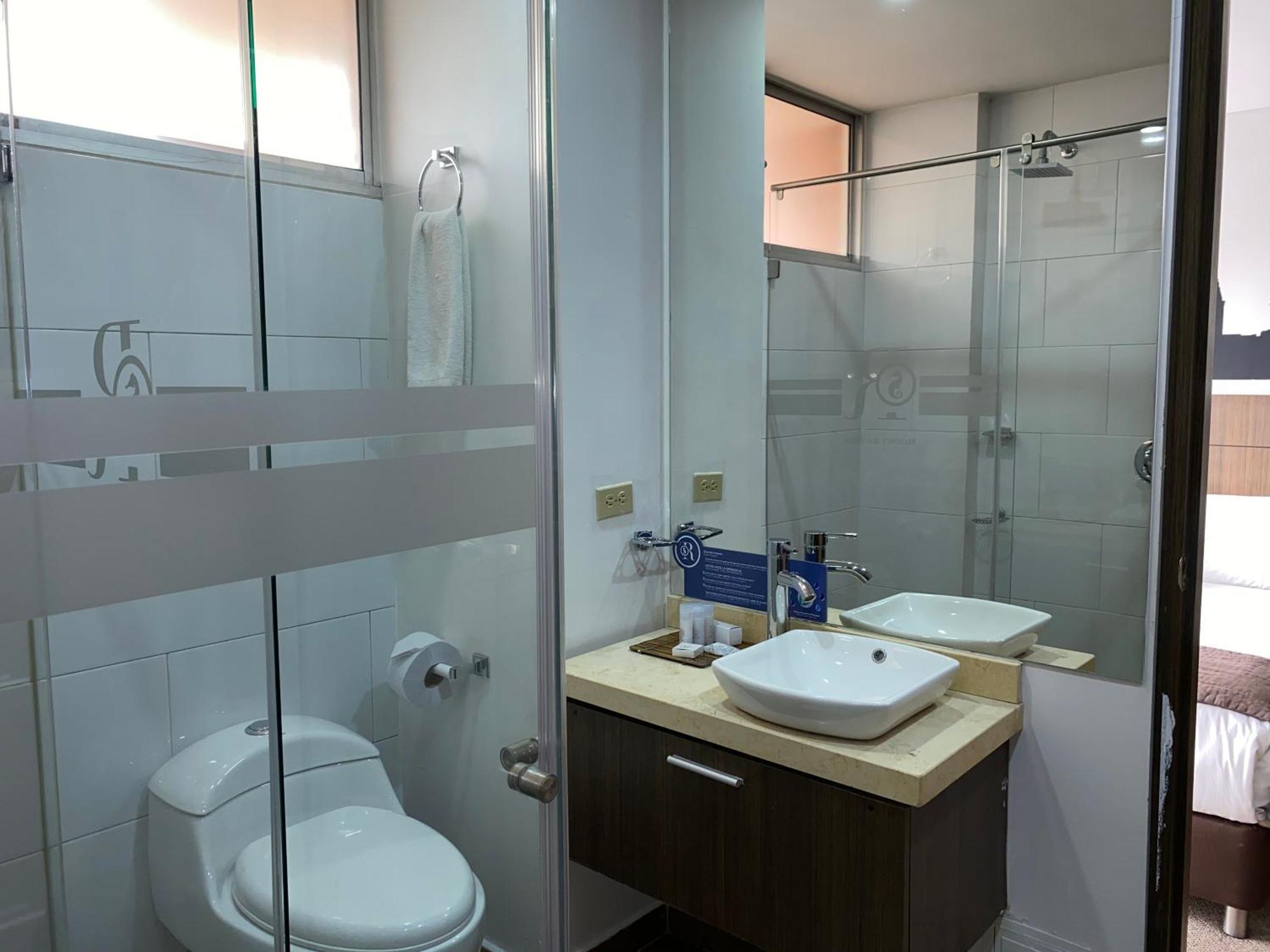 Regency La Feria Hotel