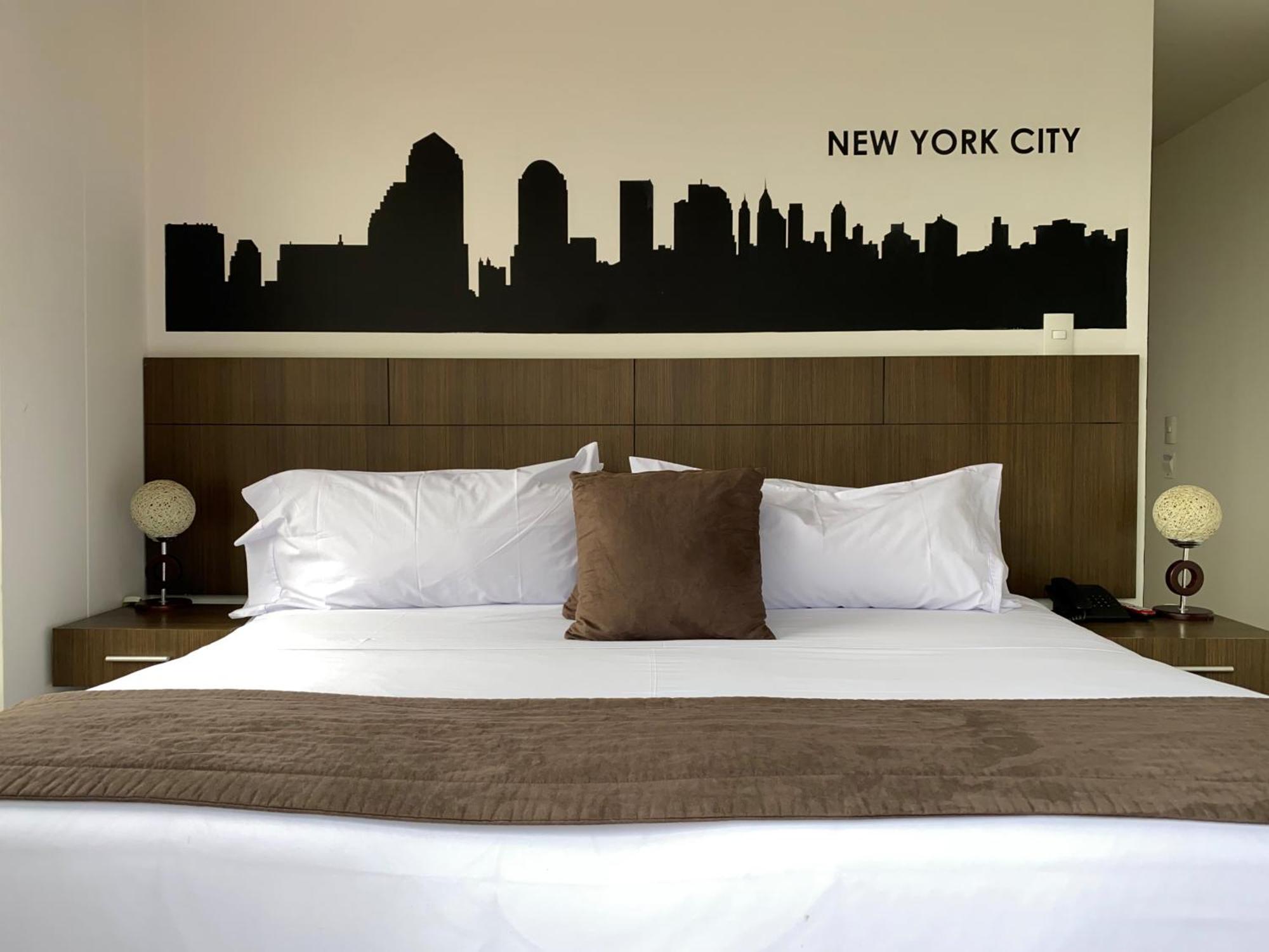 Regency La Feria Hotel