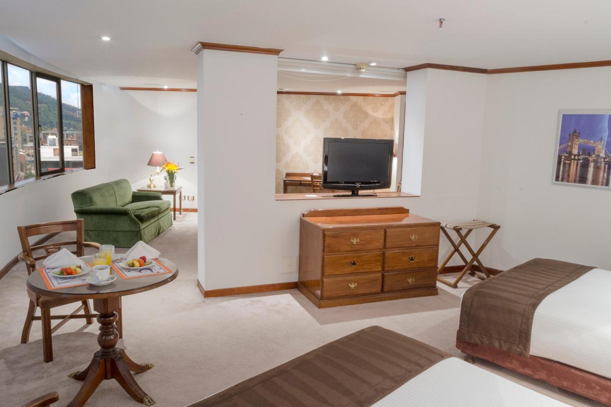 Regency Usaquen 4*