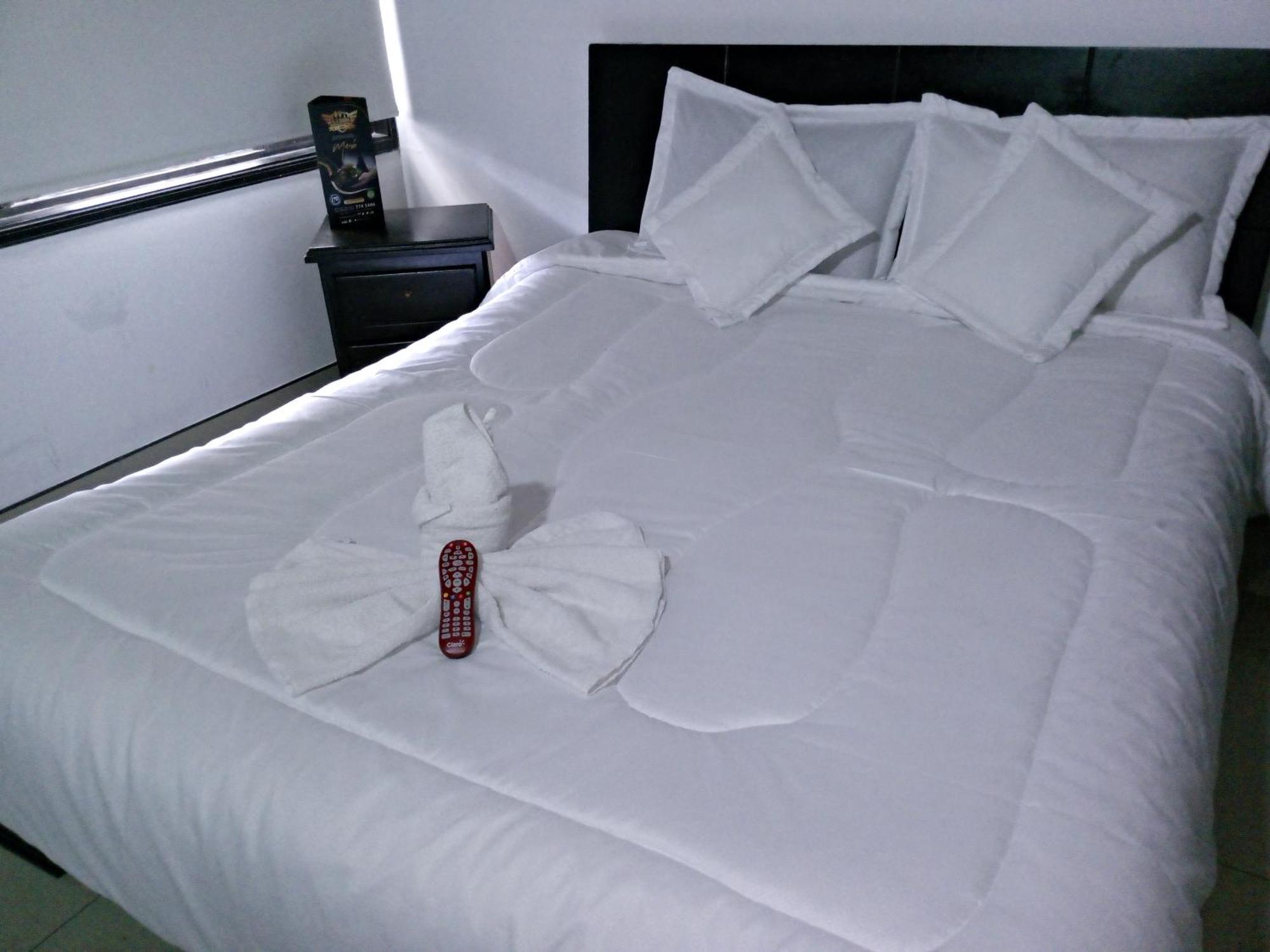 Bed & Breakfast Laguna 24 Bogota