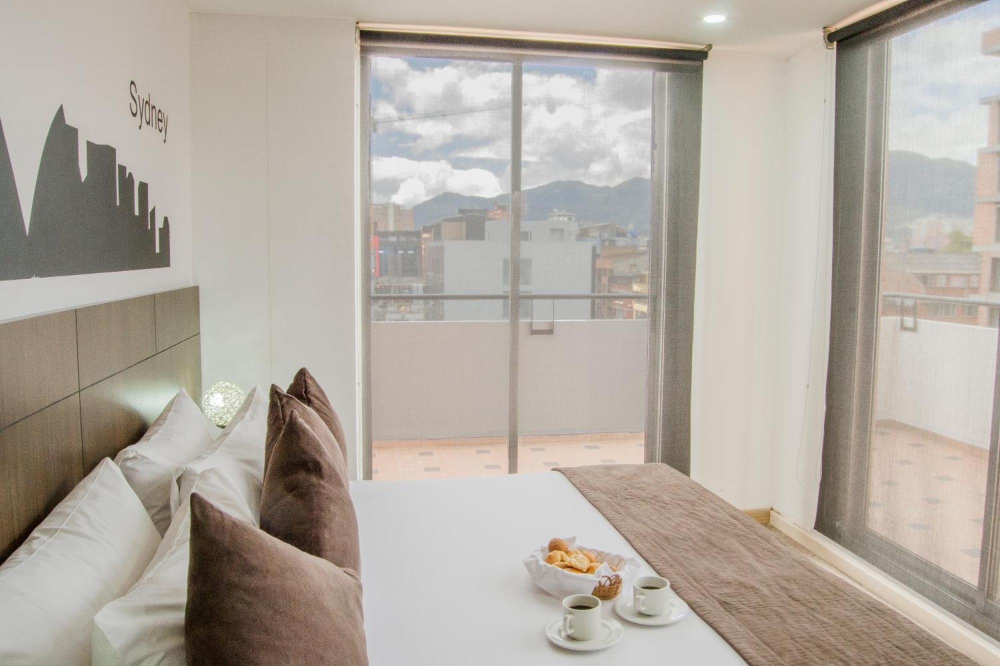 Hotel Regency La Feria 3*